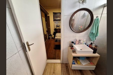 Apartamento à venda com 110m², 3 quartos e 1 vaga Apartamento à venda com 110m², 3 quartos e 1 vagaBanheiro da suíte