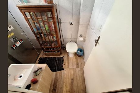 Apartamento à venda com 110m², 3 quartos e 1 vaga Apartamento à venda com 110m², 3 quartos e 1 vagaBanheiro da suíte
