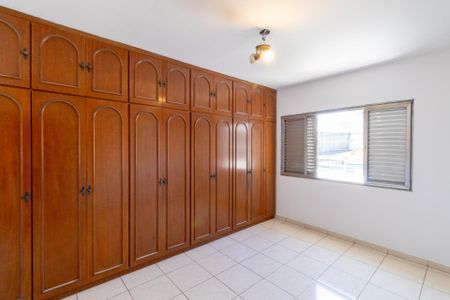 Casa para alugar com 150m², 3 quartos e 3 vagas Casa para alugar com 150m², 3 quartos e 3 vagasSuíte