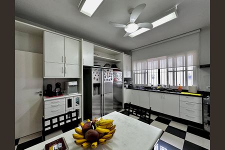 Casa à venda com 150m², 3 quartos e 8 vagas Casa à venda com 150m², 3 quartos e 8 vagasCozinha