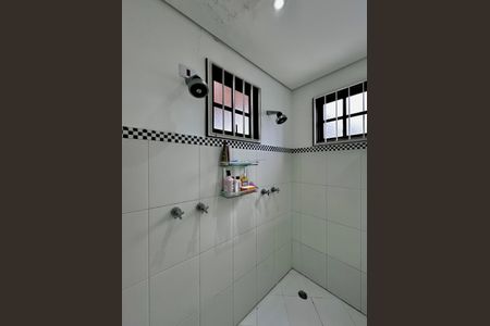 Casa à venda com 150m², 3 quartos e 8 vagas Casa à venda com 150m², 3 quartos e 8 vagasBanheiro Suíte 3