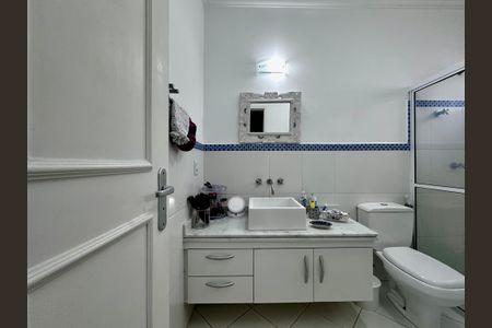 Casa à venda com 150m², 3 quartos e 8 vagas Casa à venda com 150m², 3 quartos e 8 vagasBanheiro Suíte 2
