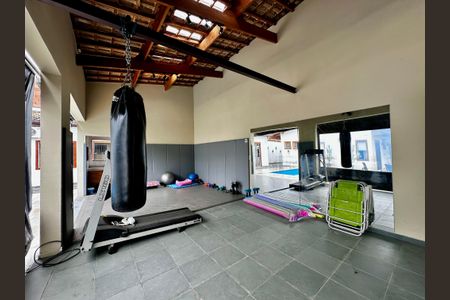 Casa à venda com 150m², 3 quartos e 8 vagas Casa à venda com 150m², 3 quartos e 8 vagasAcademia