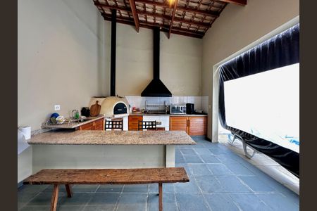 Casa à venda com 150m², 3 quartos e 8 vagas Casa à venda com 150m², 3 quartos e 8 vagasÁrea Gourmet