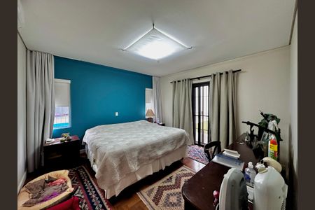 Casa à venda com 150m², 3 quartos e 8 vagas Casa à venda com 150m², 3 quartos e 8 vagasSuíte 3