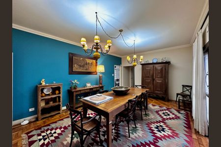 Casa à venda com 150m², 3 quartos e 8 vagas Casa à venda com 150m², 3 quartos e 8 vagasSala de Jantar