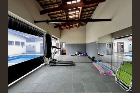 Casa à venda com 150m², 3 quartos e 8 vagas Casa à venda com 150m², 3 quartos e 8 vagasAcademia