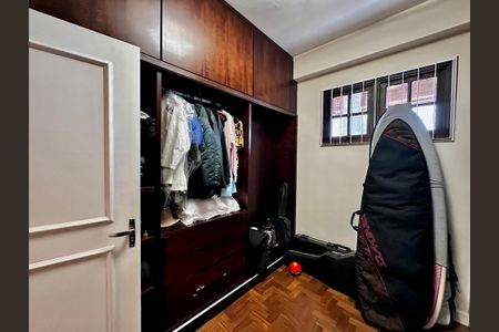 Casa à venda com 150m², 3 quartos e 8 vagas Casa à venda com 150m², 3 quartos e 8 vagasCloset Suíte 3
