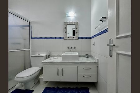 Casa à venda com 150m², 3 quartos e 8 vagas Casa à venda com 150m², 3 quartos e 8 vagasBanheiro Suíte 1