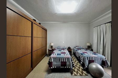 Casa à venda com 150m², 3 quartos e 8 vagas Casa à venda com 150m², 3 quartos e 8 vagasSuíte 1