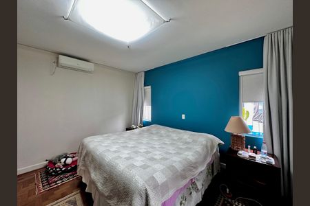 Casa à venda com 150m², 3 quartos e 8 vagas Casa à venda com 150m², 3 quartos e 8 vagasSuíte 3