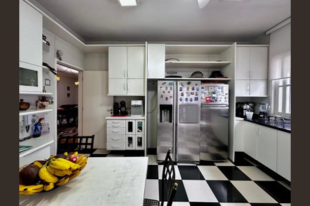 Casa à venda com 150m², 3 quartos e 8 vagas Casa à venda com 150m², 3 quartos e 8 vagasCozinha