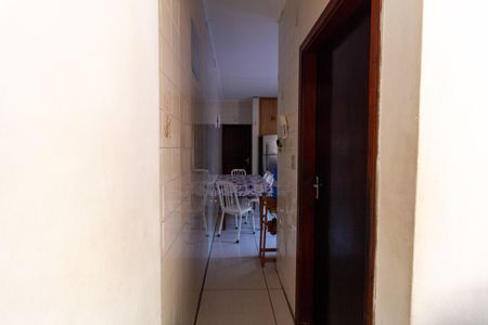 Casa à venda com 212m², 4 quartos e 2 vagas Casa à venda com 212m², 4 quartos e 2 vagasCorredor