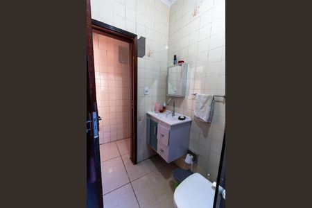 Casa à venda com 212m², 4 quartos e 2 vagas Casa à venda com 212m², 4 quartos e 2 vagasBanheiro 1