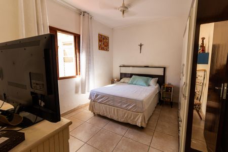 Casa à venda com 212m², 4 quartos e 2 vagas Casa à venda com 212m², 4 quartos e 2 vagasQuarto 1