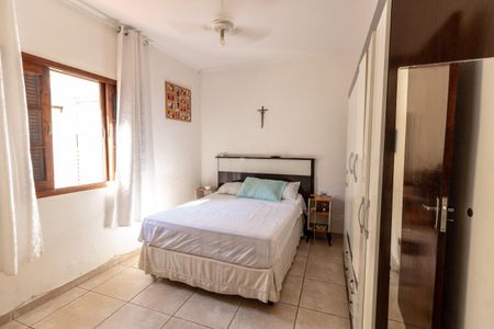 Casa à venda com 212m², 4 quartos e 2 vagas Casa à venda com 212m², 4 quartos e 2 vagasQuarto 1