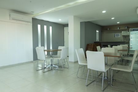 Apartamento à venda com 55m², 2 quartos e 1 vaga Apartamento à venda com 55m², 2 quartos e 1 vagaÁrea gourmet