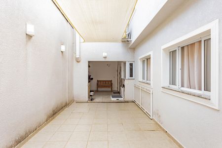 Casa à venda com 200m², 3 quartos e 2 vagas Casa à venda com 200m², 3 quartos e 2 vagasQuintal
