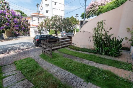 Casa à venda com 298m², 3 quartos e 3 vagas Casa à venda com 298m², 3 quartos e 3 vagasFrente/jardim