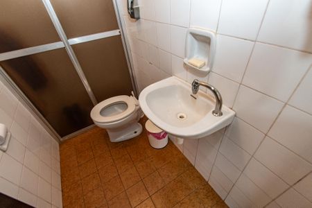 Casa à venda com 298m², 3 quartos e 3 vagas Casa à venda com 298m², 3 quartos e 3 vagasBanheiro de serviço