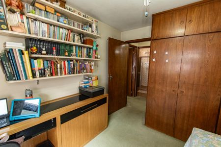 Casa à venda com 298m², 3 quartos e 3 vagas Casa à venda com 298m², 3 quartos e 3 vagasQuarto 2