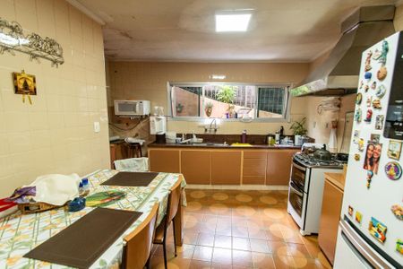 Casa à venda com 298m², 3 quartos e 3 vagas Casa à venda com 298m², 3 quartos e 3 vagasCozinha