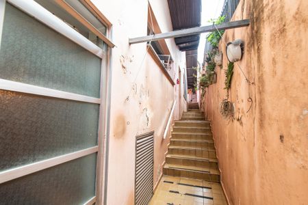 Casa à venda com 298m², 3 quartos e 3 vagas Casa à venda com 298m², 3 quartos e 3 vagasCorredor