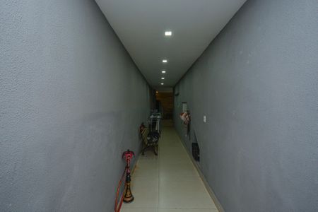 Casa à venda com 202m², 3 quartos e 2 vagas Casa à venda com 202m², 3 quartos e 2 vagasCorredor Externo