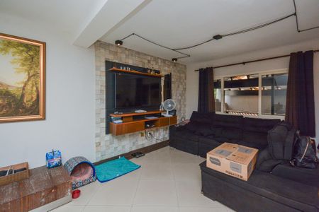 Casa à venda com 202m², 3 quartos e 2 vagas Casa à venda com 202m², 3 quartos e 2 vagasSala