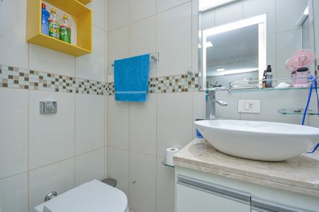 Casa à venda com 202m², 3 quartos e 2 vagas Casa à venda com 202m², 3 quartos e 2 vagasBanheiro da Suíte 1
