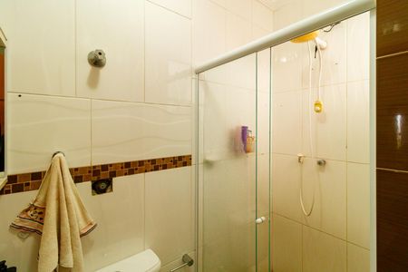 Casa à venda com 300m², 4 quartos e 6 vagasBanheiro da Suíte 2