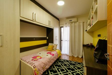 Casa à venda com 300m², 4 quartos e 6 vagasQuarto 2