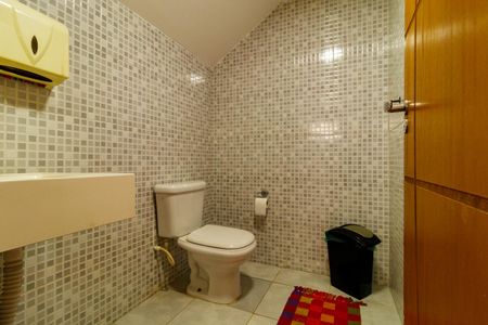 Casa à venda com 300m², 4 quartos e 6 vagasLavabo 2