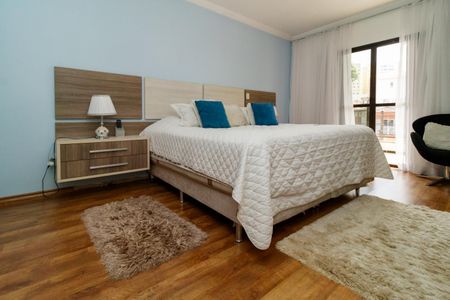 Casa à venda com 300m², 4 quartos e 6 vagasSuíte 2