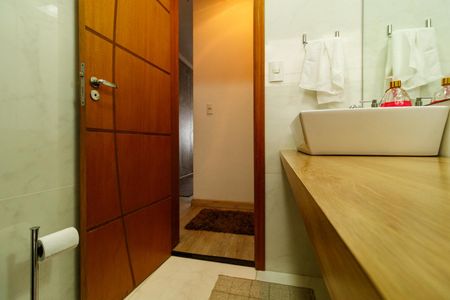 Casa à venda com 300m², 4 quartos e 6 vagasLavabo