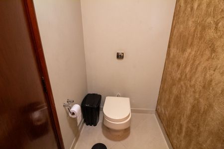 Casa à venda com 1009m², 4 quartos e 6 vagas Casa à venda com 1009m², 4 quartos e 6 vagasLavabo