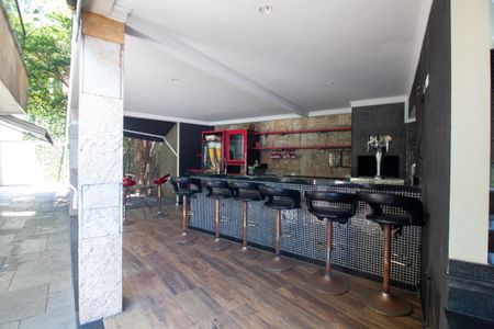 Casa à venda com 1009m², 4 quartos e 6 vagas Casa à venda com 1009m², 4 quartos e 6 vagasChurrasqueira / Bar / Pizza