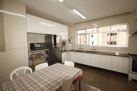 Apartamento à venda com 534m², 5 quartos e 6 vagasCozinha