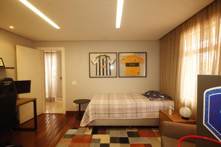 Apartamento à venda com 534m², 5 quartos e 6 vagasQuarto 2