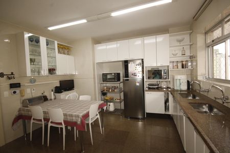 Apartamento à venda com 534m², 5 quartos e 6 vagasCozinha