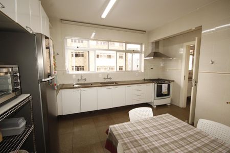 Apartamento à venda com 534m², 5 quartos e 6 vagasCozinha