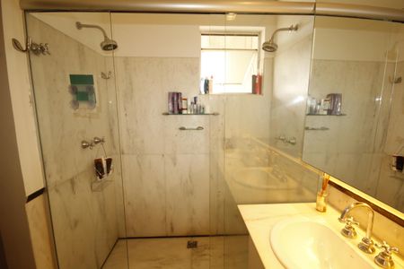 Apartamento à venda com 534m², 5 quartos e 6 vagasBanheiro /Suíte 1
