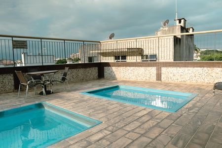 Apartamento para alugar com 92m², 3 quartos e 2 vagas Apartamento para alugar com 92m², 3 quartos e 2 vagasÁrea comum - Piscina