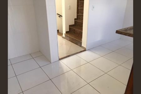 Casa à venda com 80m², 2 quartos e 3 vagas