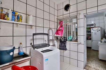 Casa à venda com 160m², 3 quartos e 2 vagas Casa à venda com 160m², 3 quartos e 2 vagasLavanderia