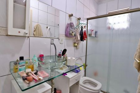 Casa à venda com 160m², 3 quartos e 2 vagas Casa à venda com 160m², 3 quartos e 2 vagasBanheiro 1