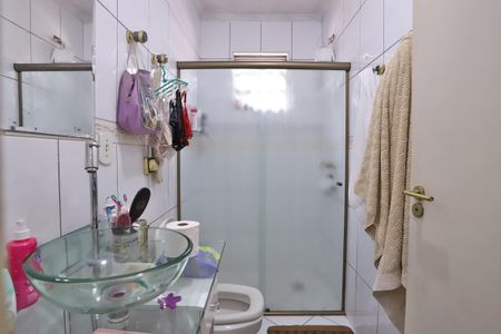 Casa à venda com 160m², 3 quartos e 2 vagas Casa à venda com 160m², 3 quartos e 2 vagasBanheiro 1