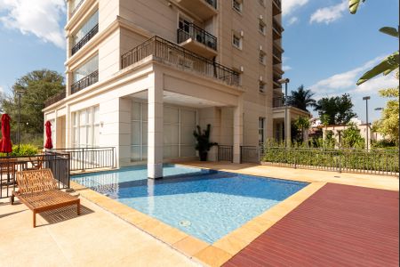 Apartamento à venda com 138m², 3 quartos e 2 vagas Apartamento à venda com 138m², 3 quartos e 2 vagasÁrea comum - Piscina