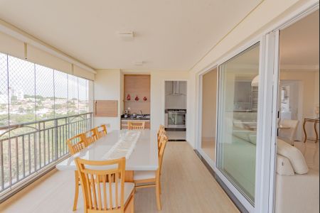 Apartamento à venda com 138m², 3 quartos e 2 vagas Apartamento à venda com 138m², 3 quartos e 2 vagasVaranda Gourmet