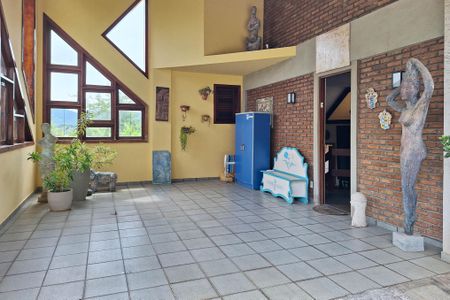 Casa de condomínio à venda com 227m², 4 quartos e 2 vagasFachada